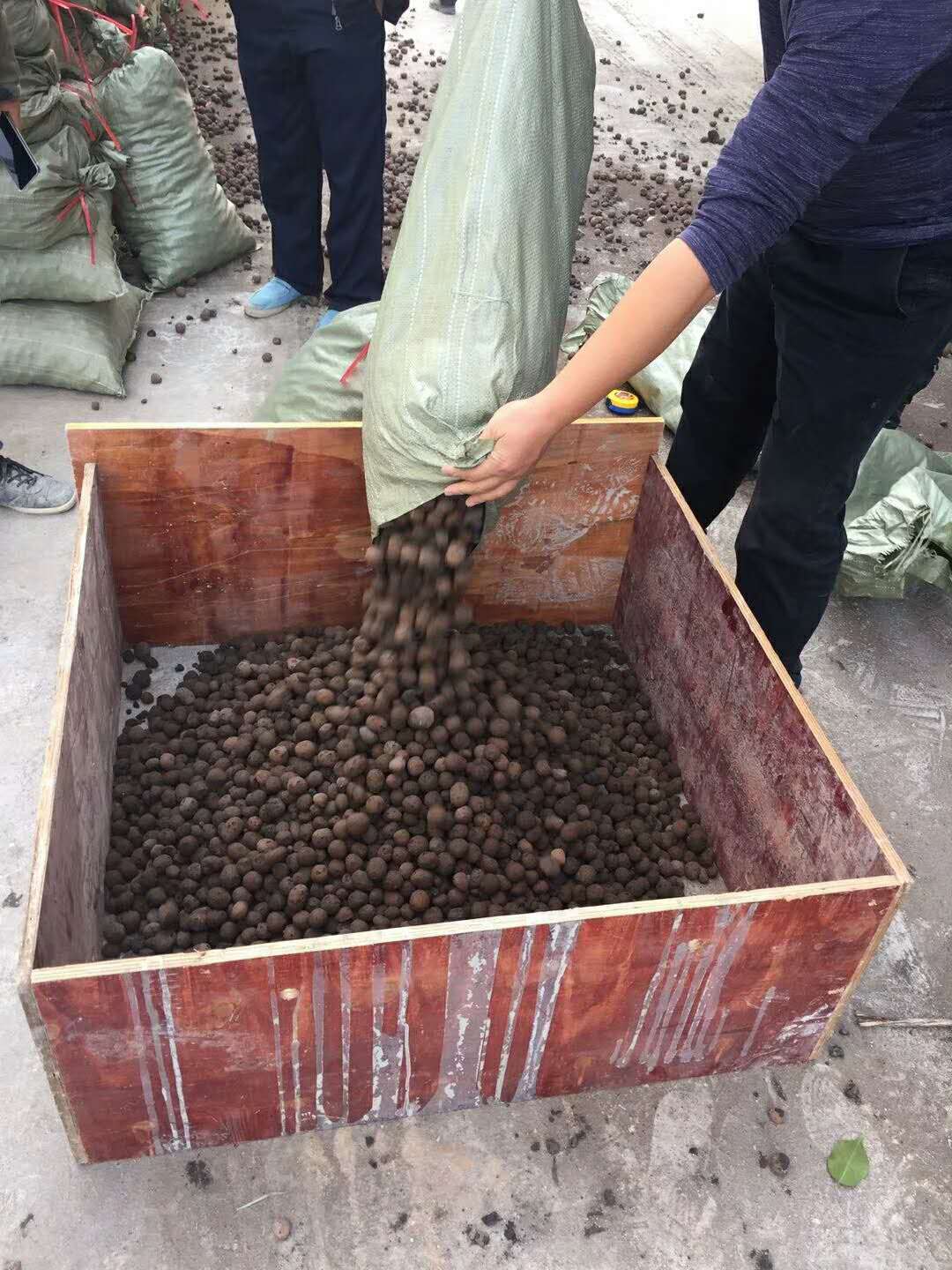 工程回填花盆墊底陶粒吸水保水多肉植物鋪面顆粒石肥料營(yíng).